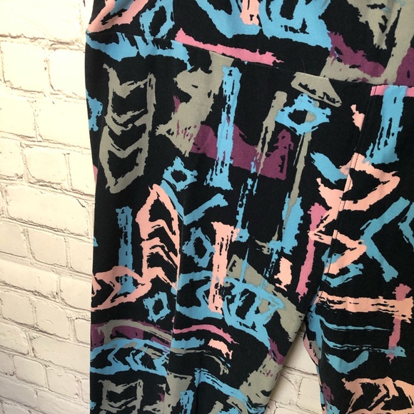 LuLaRoe Pants - LULAROE Tall & Curvy Leggings
